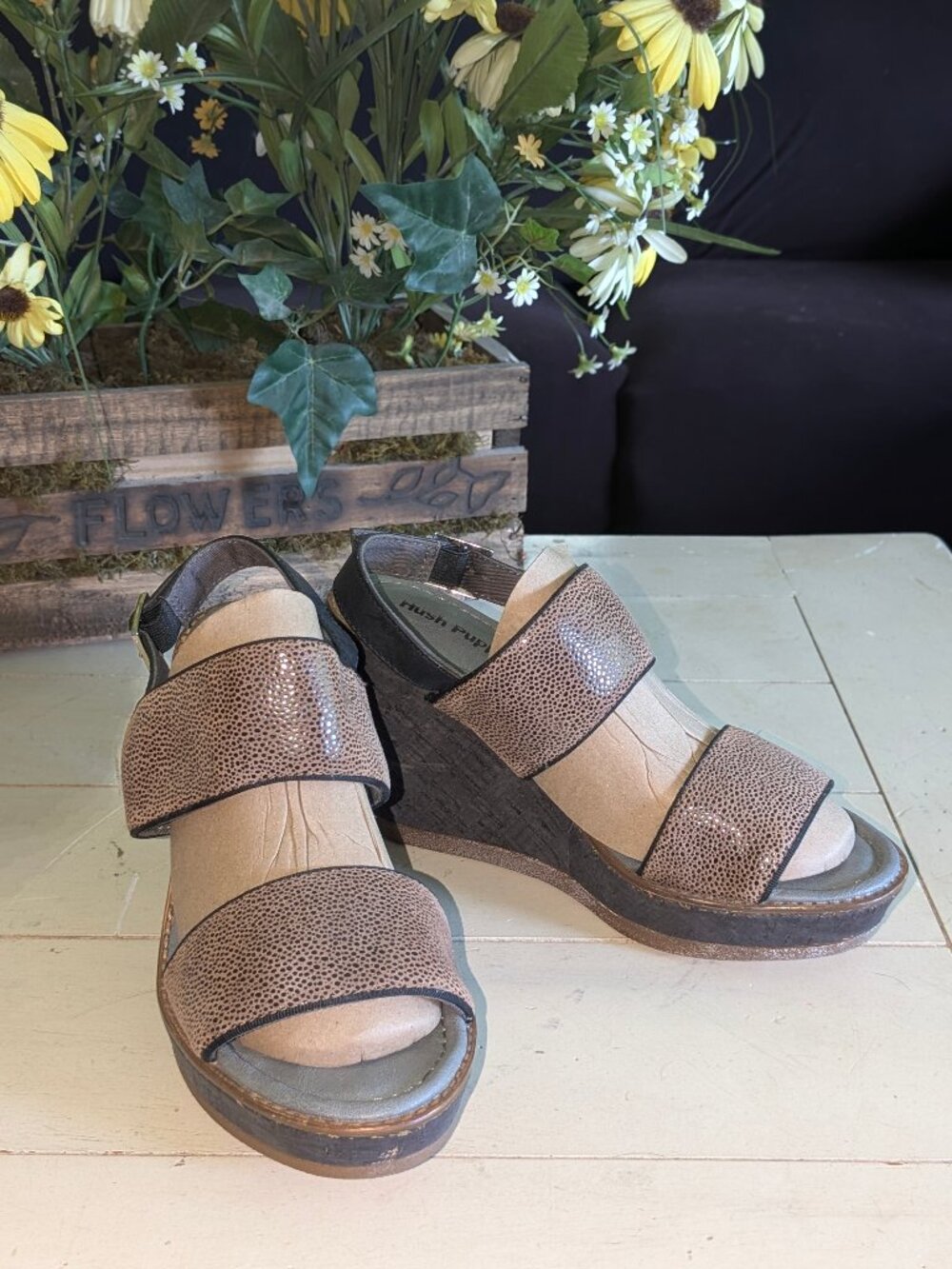 WOMENS VINTAGE HUSH PUPPIES MOYEN BROWN/BLACK PLATFORM WEDGE SANDALS